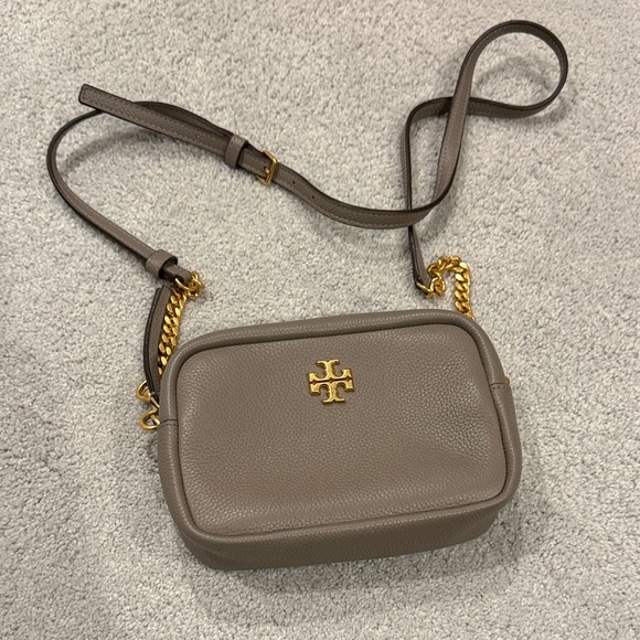 Tory Burch Handbags - Tory Burch Taupe Pebbled Leather Crossbody with Gold Chain